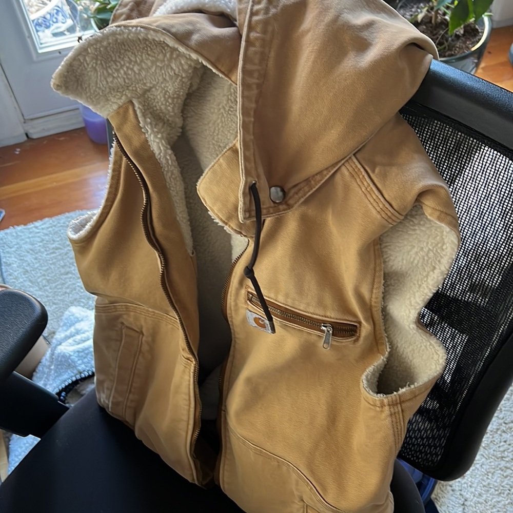 Carhartt vest, in good used condition no major signs of damage - Picture 2 of 5